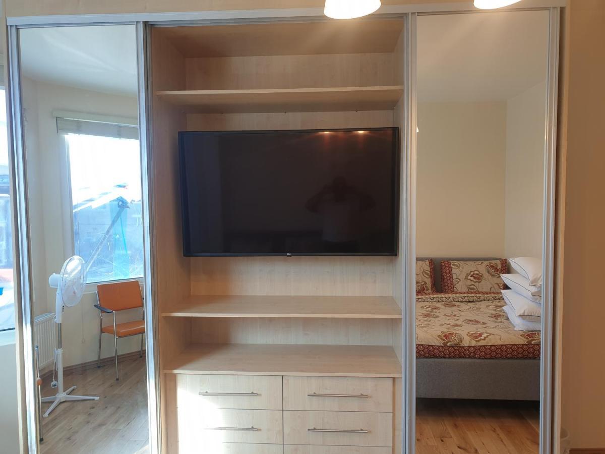London Luxury Spacious 2 Bedroom Apartment 4 Mins From Ilford Stn. Free Parking Exteriör bild
