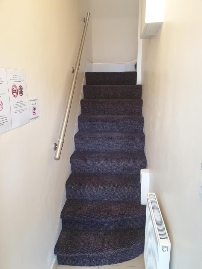 London Luxury Spacious 2 Bedroom Apartment 4 Mins From Ilford Stn. Free Parking Exteriör bild