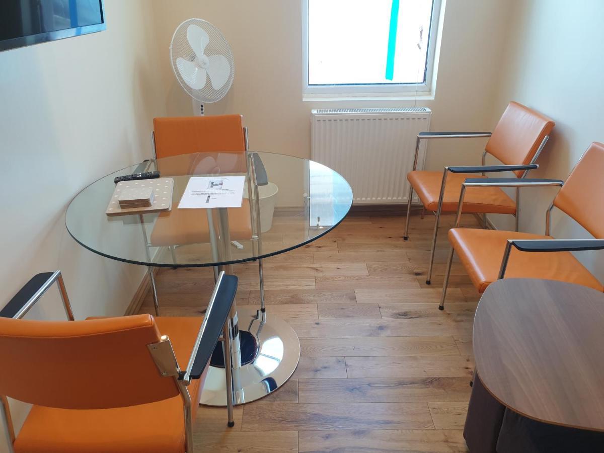 London Luxury Spacious 2 Bedroom Apartment 4 Mins From Ilford Stn. Free Parking Exteriör bild