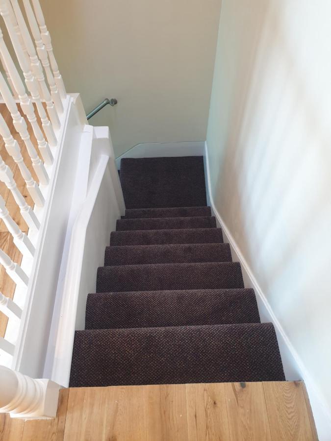 London Luxury Spacious 2 Bedroom Apartment 4 Mins From Ilford Stn. Free Parking Exteriör bild