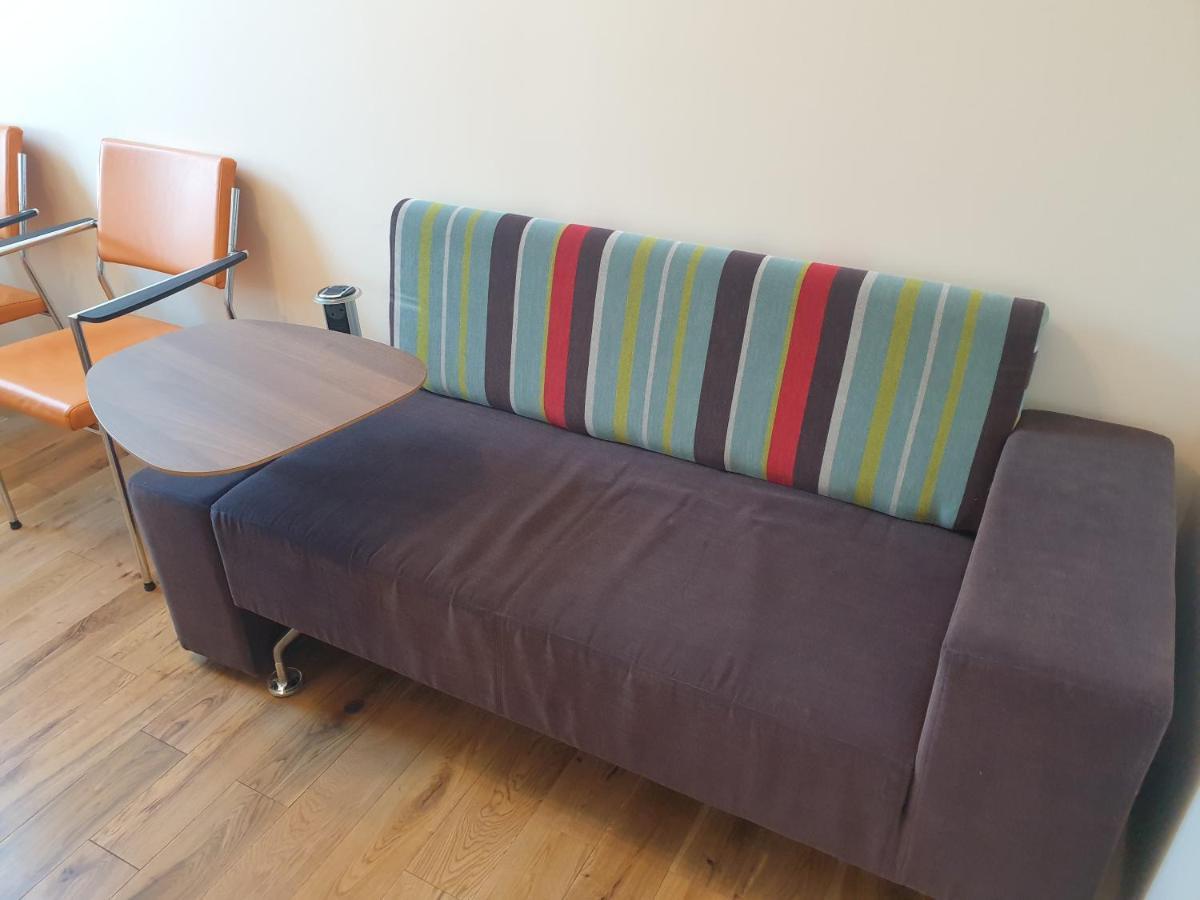 London Luxury Spacious 2 Bedroom Apartment 4 Mins From Ilford Stn. Free Parking Exteriör bild